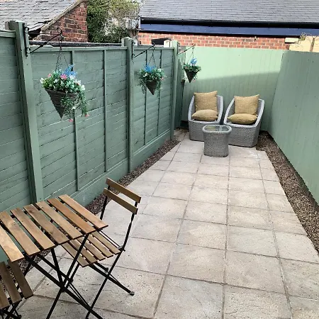 Contemporary & Chic Inner Terrace 5 Mins From Barnsley Town Centre Exterior photo