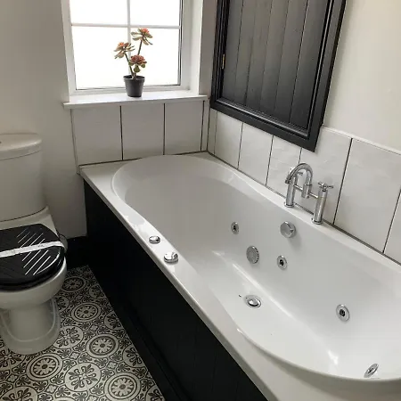 Contemporary & Chic Inner Terrace 5 Mins From Barnsley Town Centre Exterior photo
