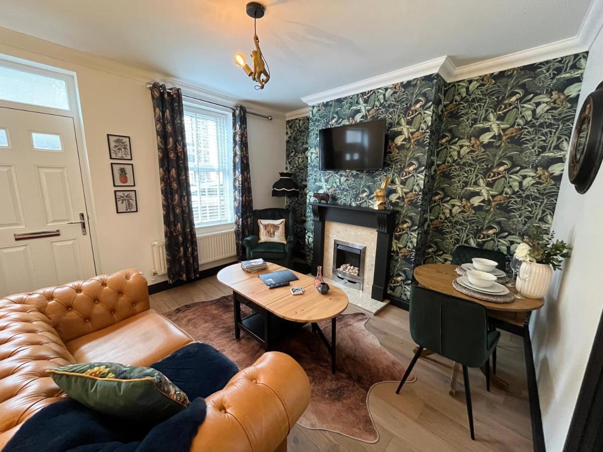 Contemporary & Chic Inner Terrace 5 Mins From Town Centre Casa vacanze Barnsley