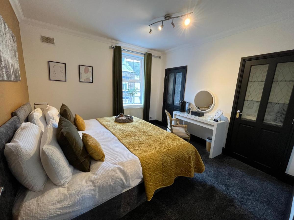 Contemporary & Chic Inner Terrace 5 Mins From Town Centre